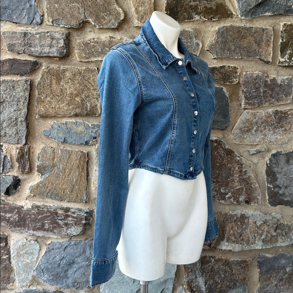 Reformation The Isa Light Blue Wash Denim Button Down Shirt Jacket Size 6 - Picture 4 of 8